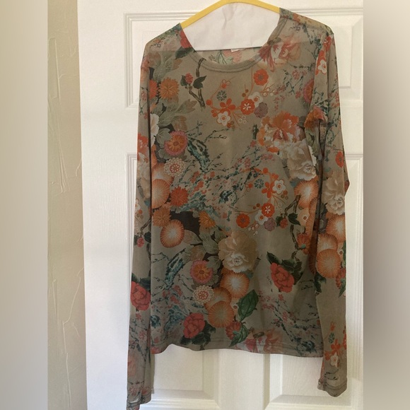 Krista Larson Floral Nylon Long Sleeve Shirt. - Picture 1 of 4